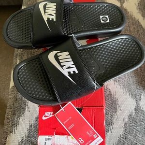 Mens size 8 brand new Nike slides